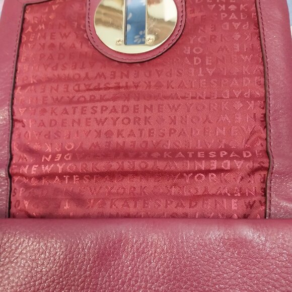 3086 Small Kate Spade Cross Body in Wine Leather. - Picture 3 of 11